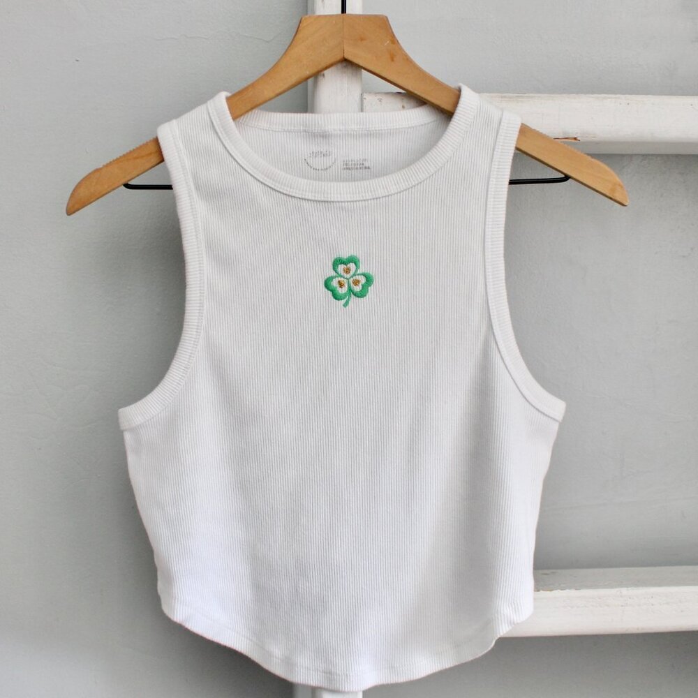 Aerie White Green St. Paddys Day New Day Curved Hem Cropped Tank Top Size Large - Picture 3 of 9